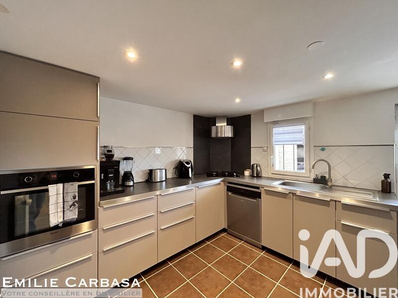 Maison - 158 m² - 8 pièces