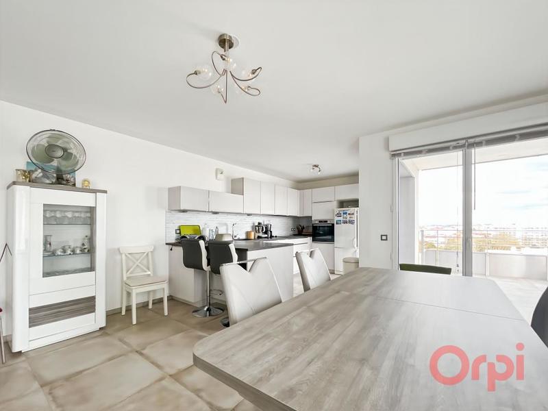 Appartement - 90 m² - 3 pièces