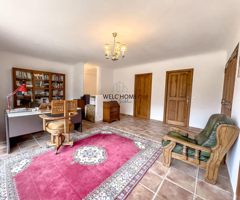 Villa - 250 m² - 9 pièces