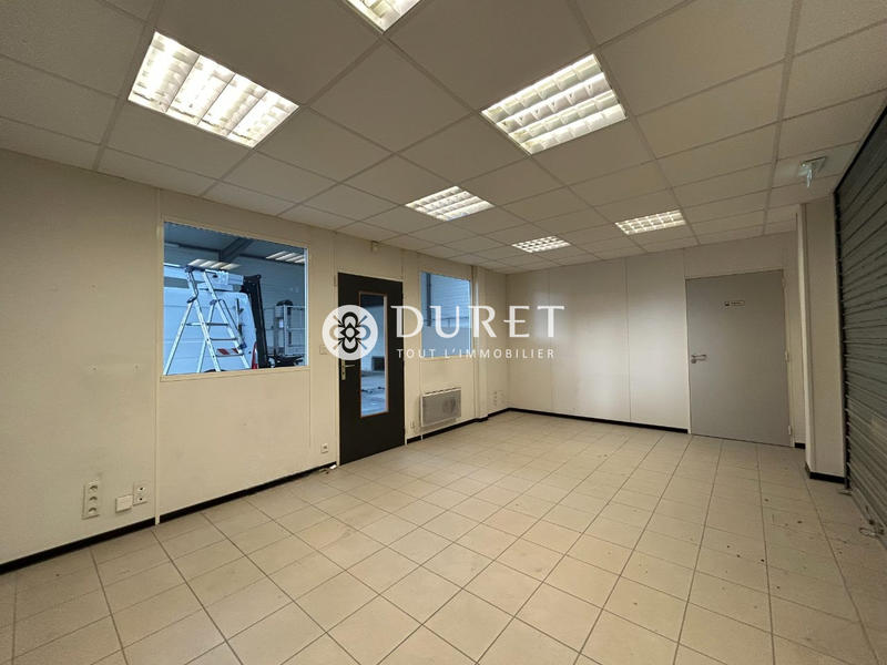 Local d'activités - 409 m²