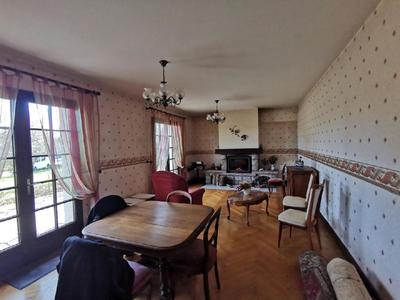 Maison - 213 m² - 8 pièces