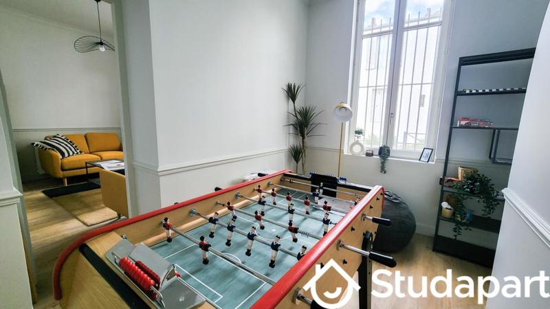 Maison - 243 m² - 12 pièces