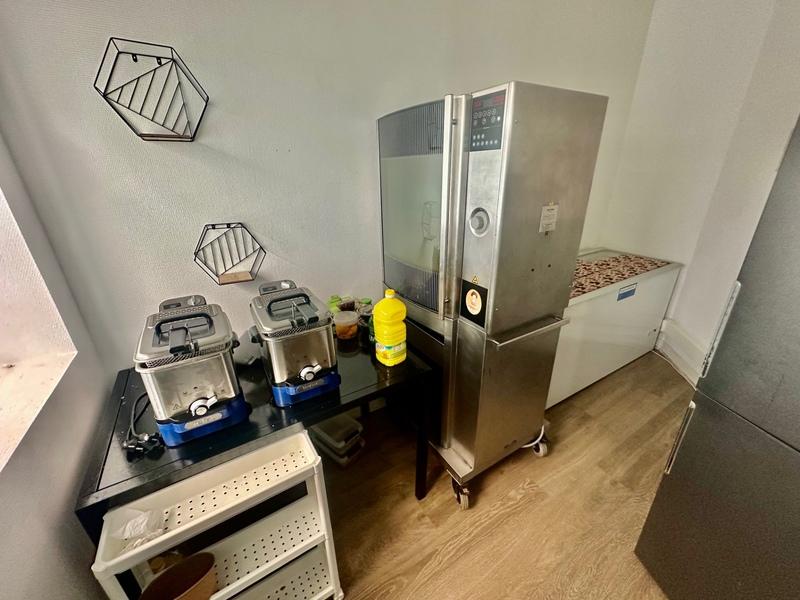 Local commercial - 110 m² - 3 pièces