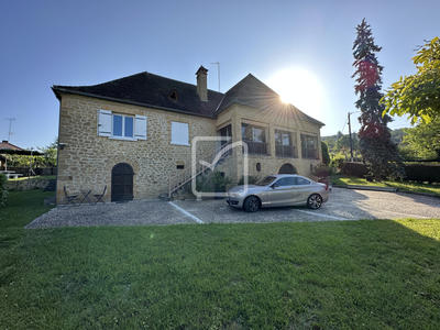 Maison - 520 m² - 20 pièces