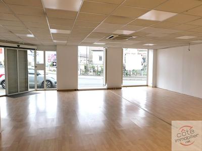 Local d'activités - 561 m²