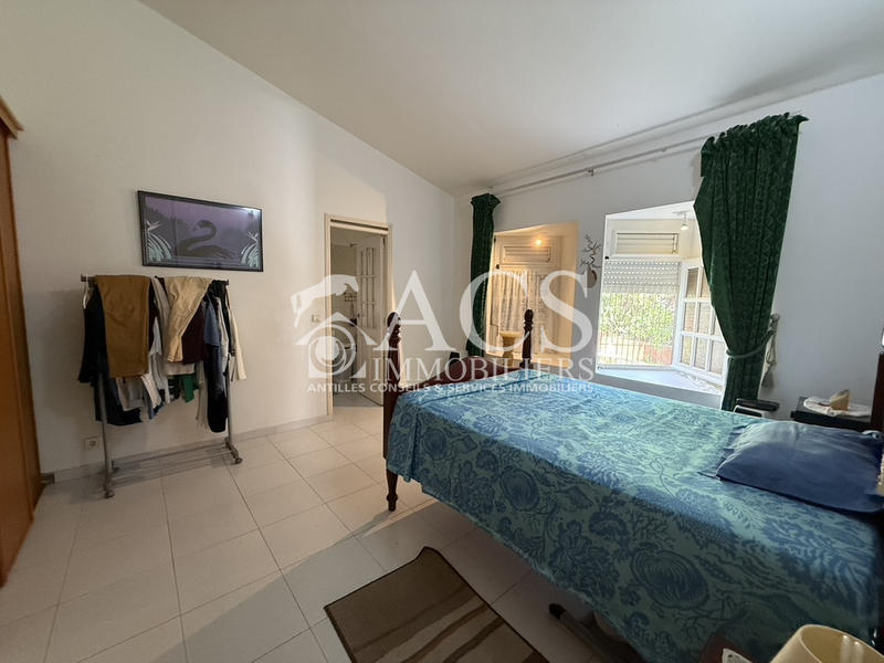 Propriété - 350 m² - 10 pièces