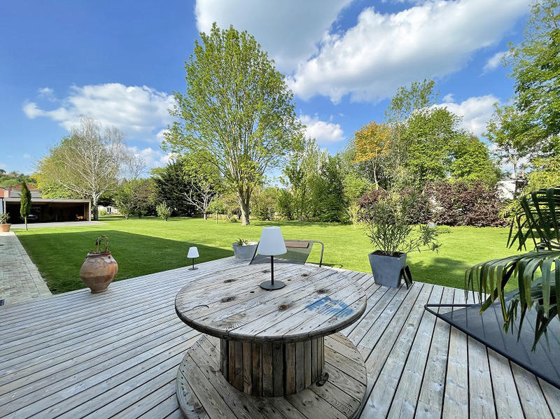 Maison - 300 m² - 7 pièces