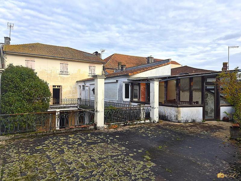 Maison de maîtres - 330 m² - 14 pièces