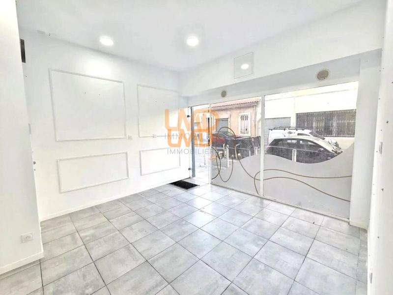 Local commercial - 60 m² - 4 pièces