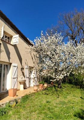 Maison - 220 m² - 6 pièces