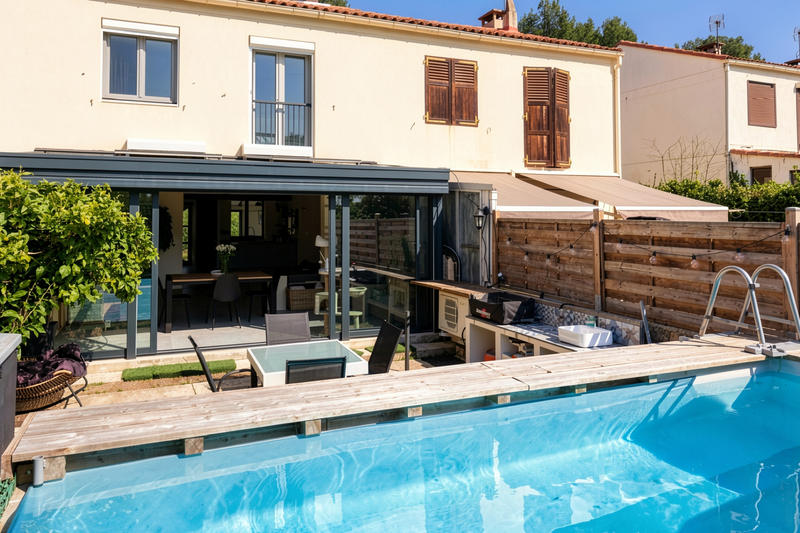 Maison - 96 m² - 4 pièces