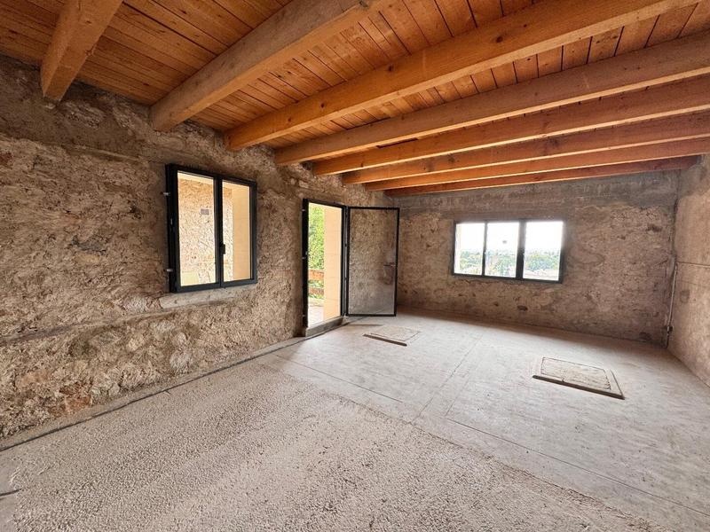 Maison - 600 m² - 10 pièces