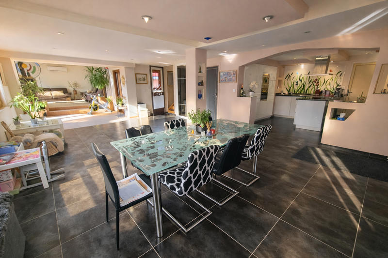 Maison - 174 m² - 6 pièces