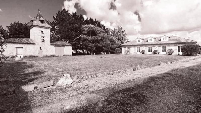 Propriété - 219 m² - 9 pièces