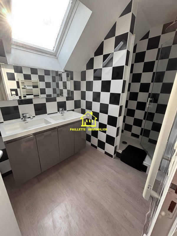 Appartement - 15 m² - 8 pièces