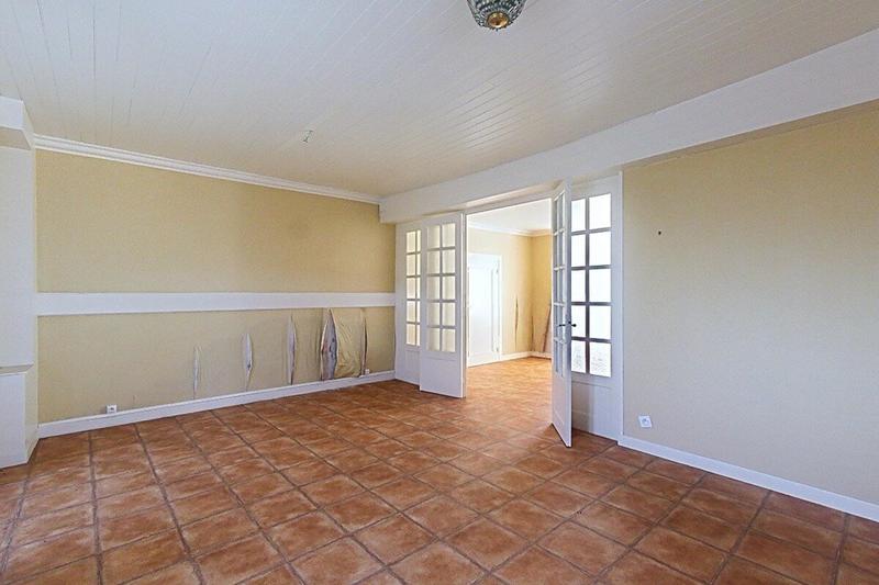 Maison - 270 m² - 12 pièces