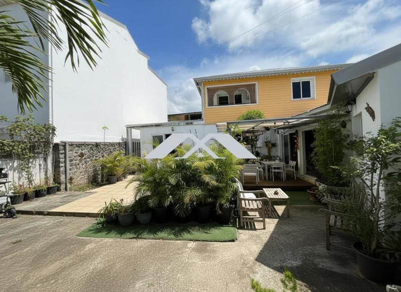 Maison - 142 m² - 7 pièces