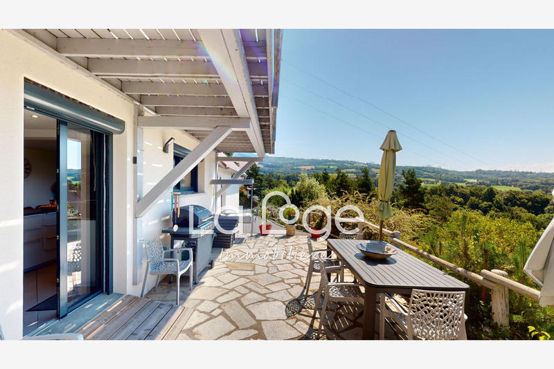 Demeure - 178 m² - 6 pièces