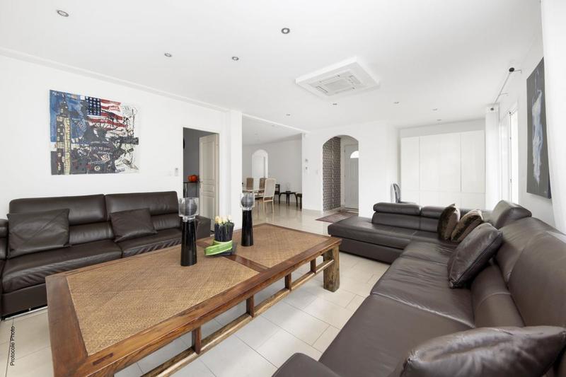 Maison - 250 m² - 5 pièces