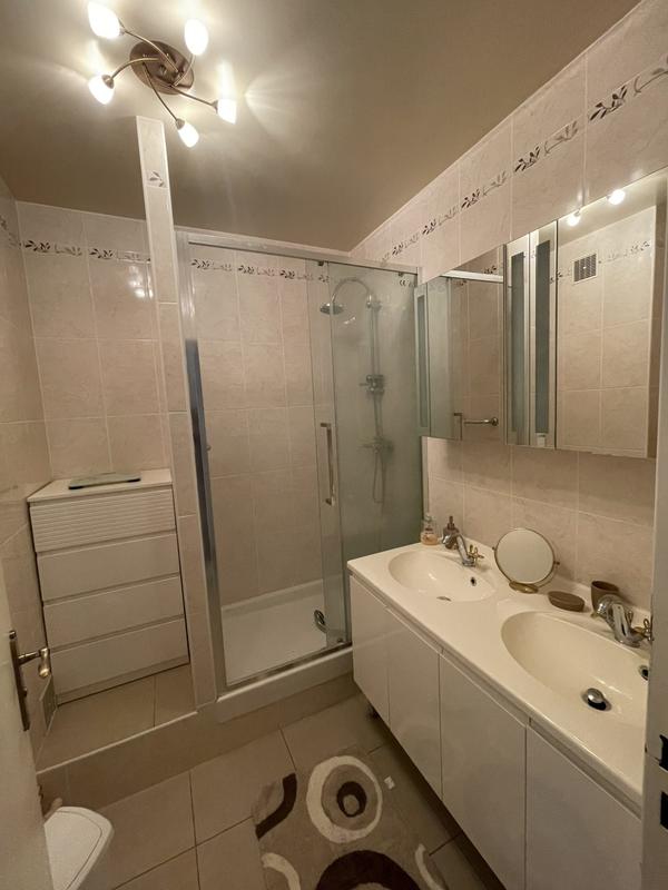 Appartement - 82 m² - 3 pièces