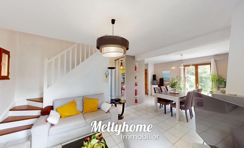 Maison - 102 m² - 5 pièces