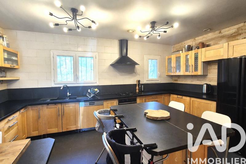 Maison - 226 m² - 6 pièces