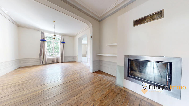 Maison - 424 m² - 10 pièces