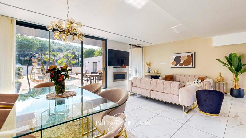 Villa - 202 m² - 7 pièces