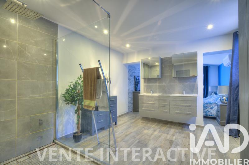 Maison - 224 m² - 9 pièces