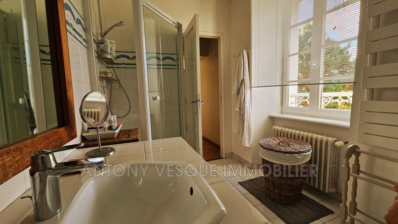 Maison - 198 m² - 10 pièces