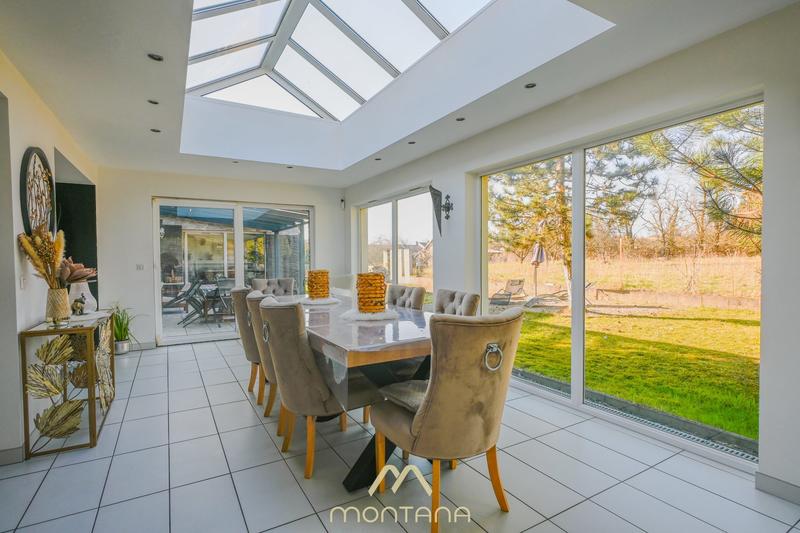 Maison - 260 m² - 5 pièces