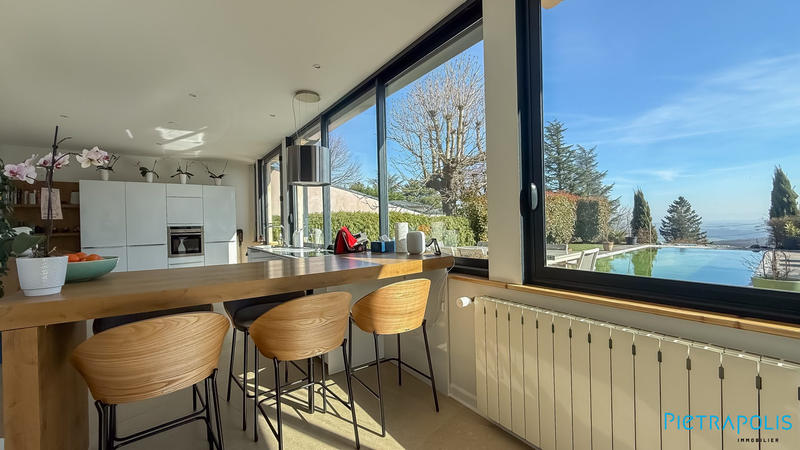 Maison ancienne - 247 m² - 9 pièces