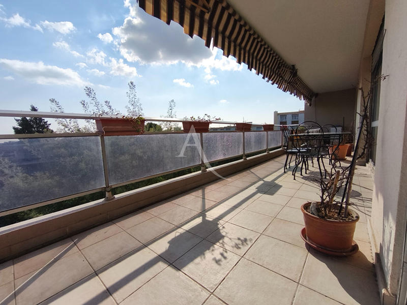 Appartement - 77 m² - 3 pièces