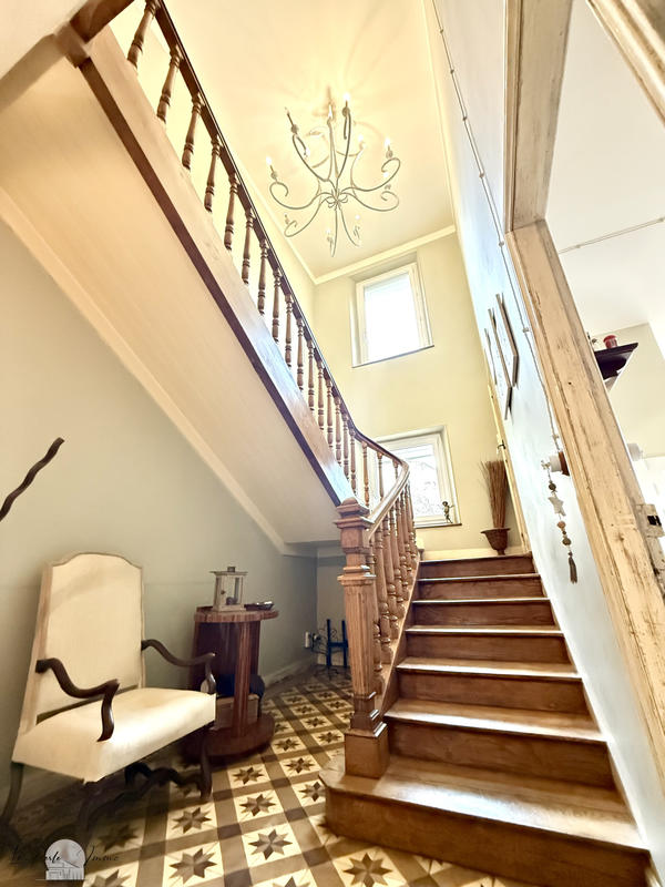 Maison - 460 m² - 10 pièces