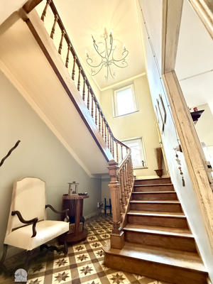 Maison - 460 m² - 10 pièces