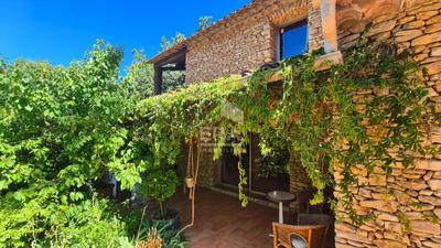 Maison - 270 m² - 9 pièces