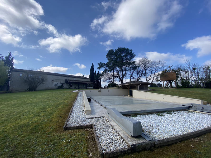 Maison - 280 m² - 8 pièces