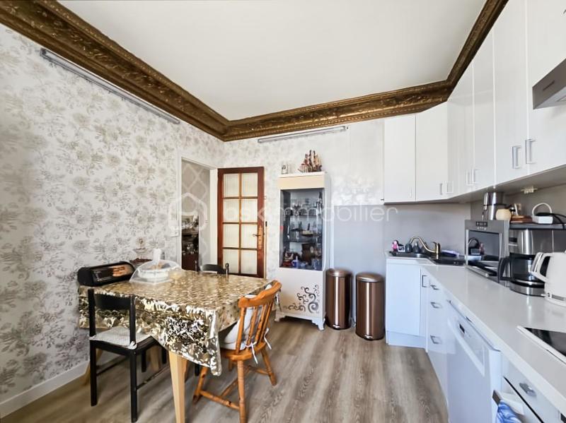 Demeure - 165 m² - 10 pièces