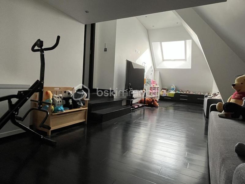 Demeure - 341 m² - 7 pièces