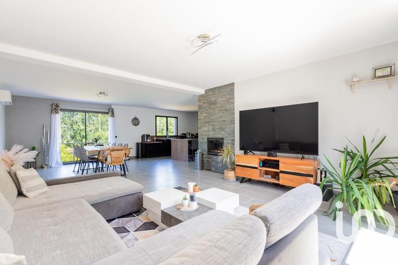 Maison - 195 m² - 6 pièces