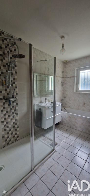 Maison - 170 m² - 8 pièces