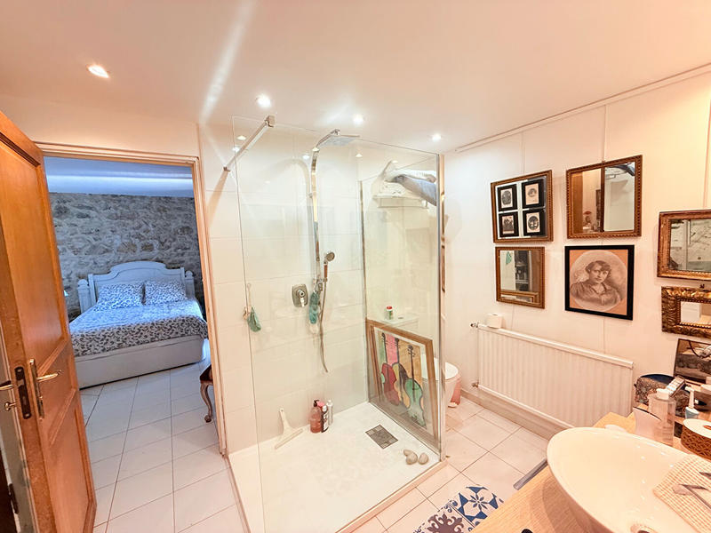 Villa - 205 m² - 9 pièces