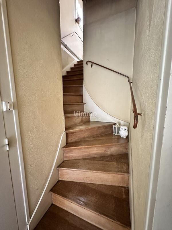 Maison - 205 m² - 11 pièces