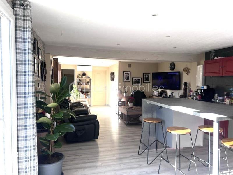 Propriété - 120 m² - 6 pièces