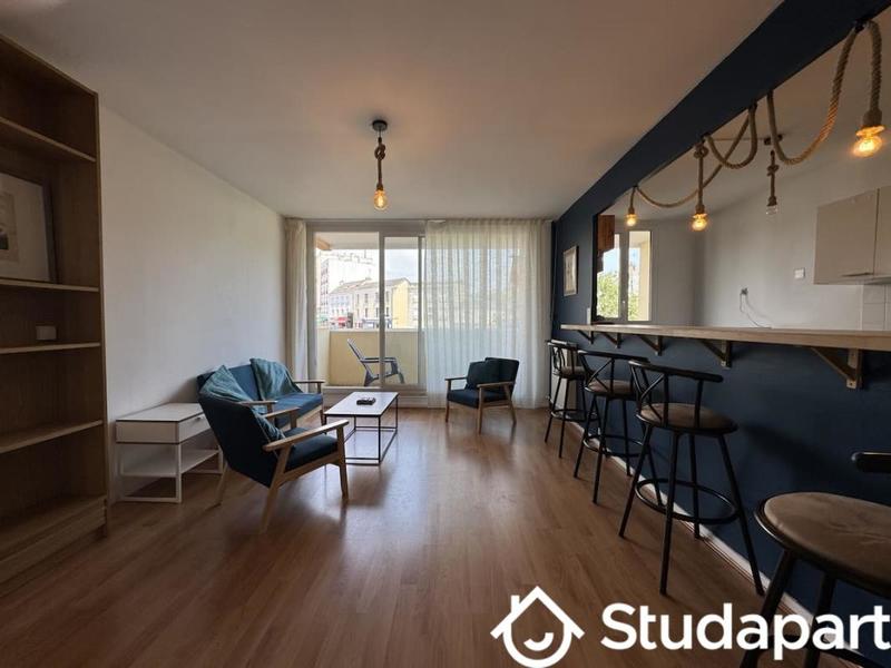 Chambre - 12 m² - 1 pièce