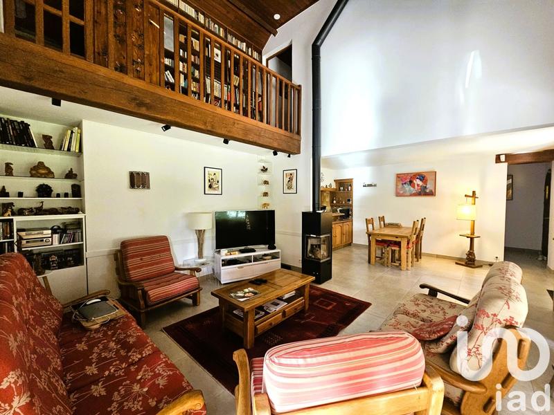 Maison - 390 m² - 8 pièces