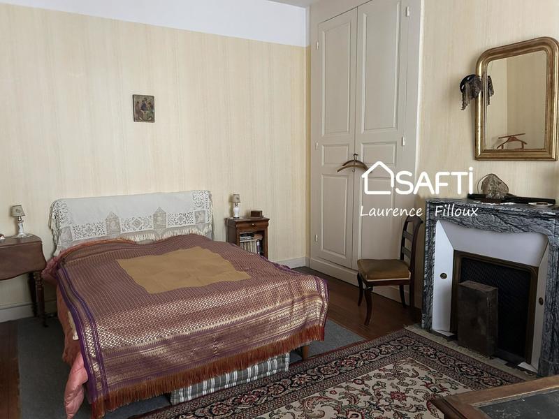 Maison - 230 m² - 11 pièces