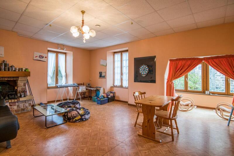 Maison en pierre - 275 m² - 11 pièces