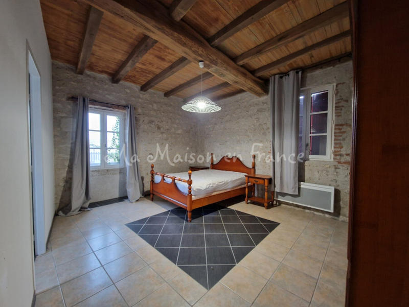 Maison - 367 m² - 13 pièces