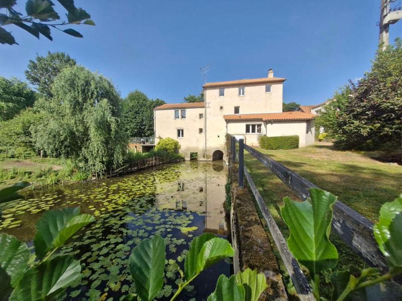 Maison - 422 m² - 15 pièces